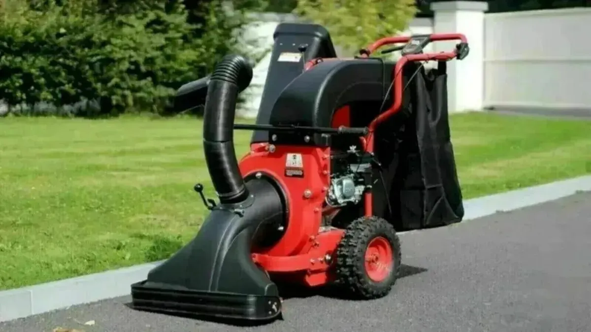 Piranha Deluxe Wheeled Leaf Vacuum Garden Shredder - Image 1