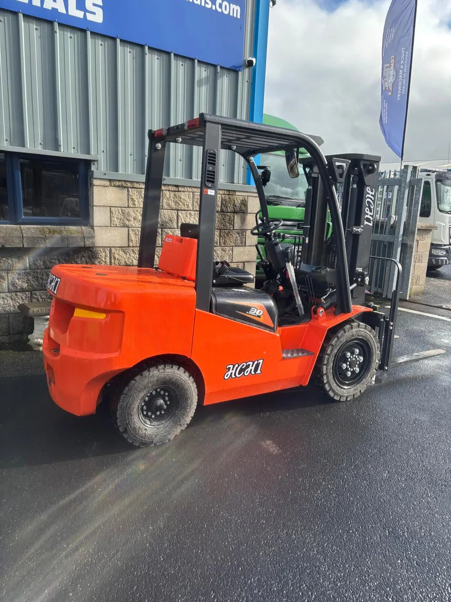 For Sale: New 3 Ton Forklift - Image 4