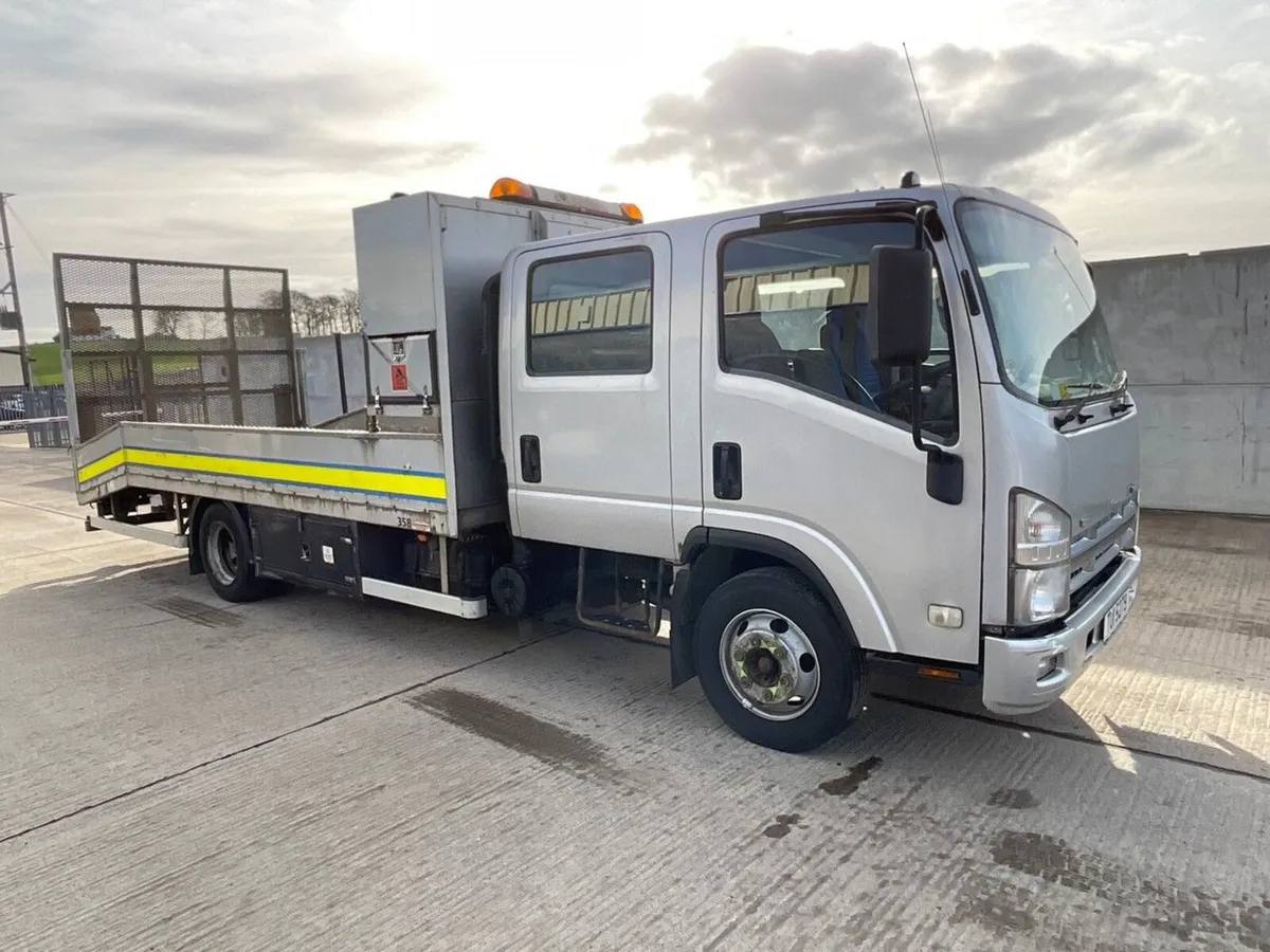 ISUZU 7.5 TON CREW CAB BEAVERTAIL PLANT LORRY - Image 1