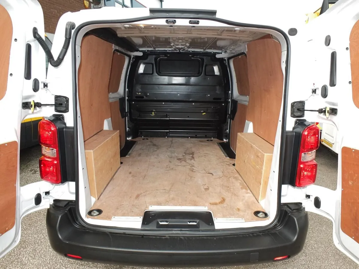 2023 Toyota ProAce Panel Van - Image 2