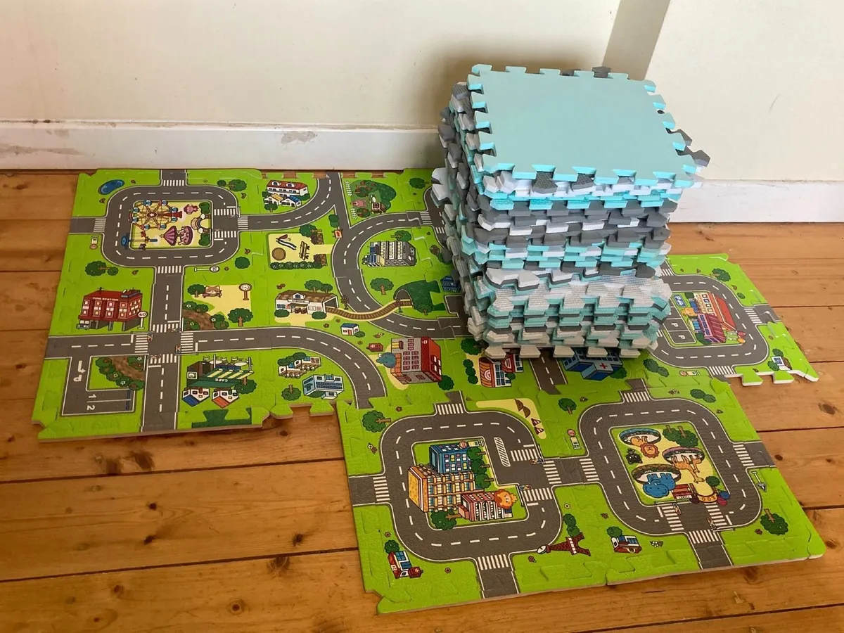 Large Foam City Playmat Set – 55 Pieces - Image 1