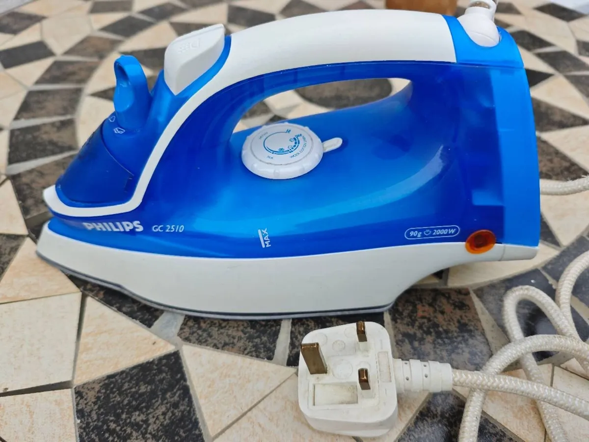 used steam iron from Cloth from Dublin 18 - Image 1