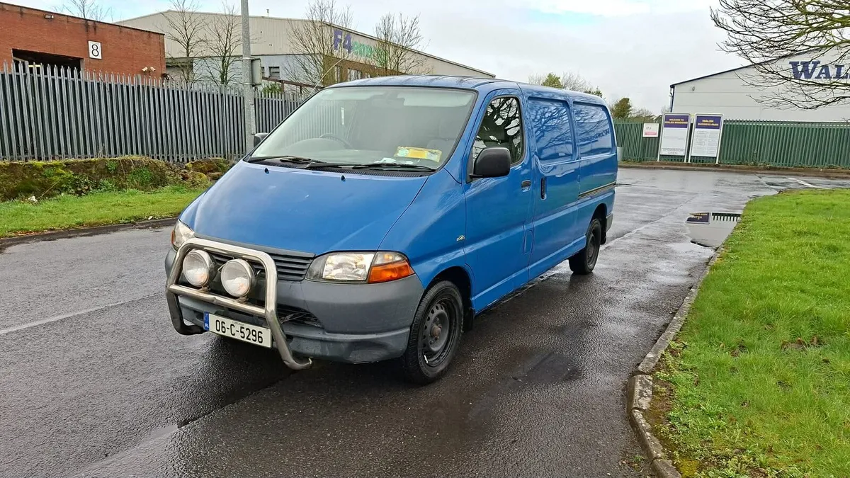 Toyota hiace - Image 2