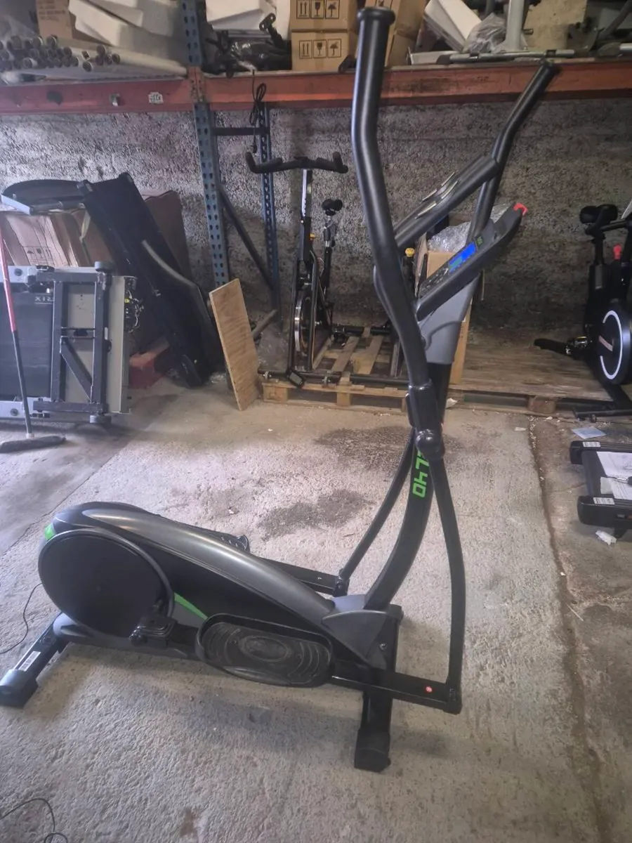 Cross trainer - Image 2