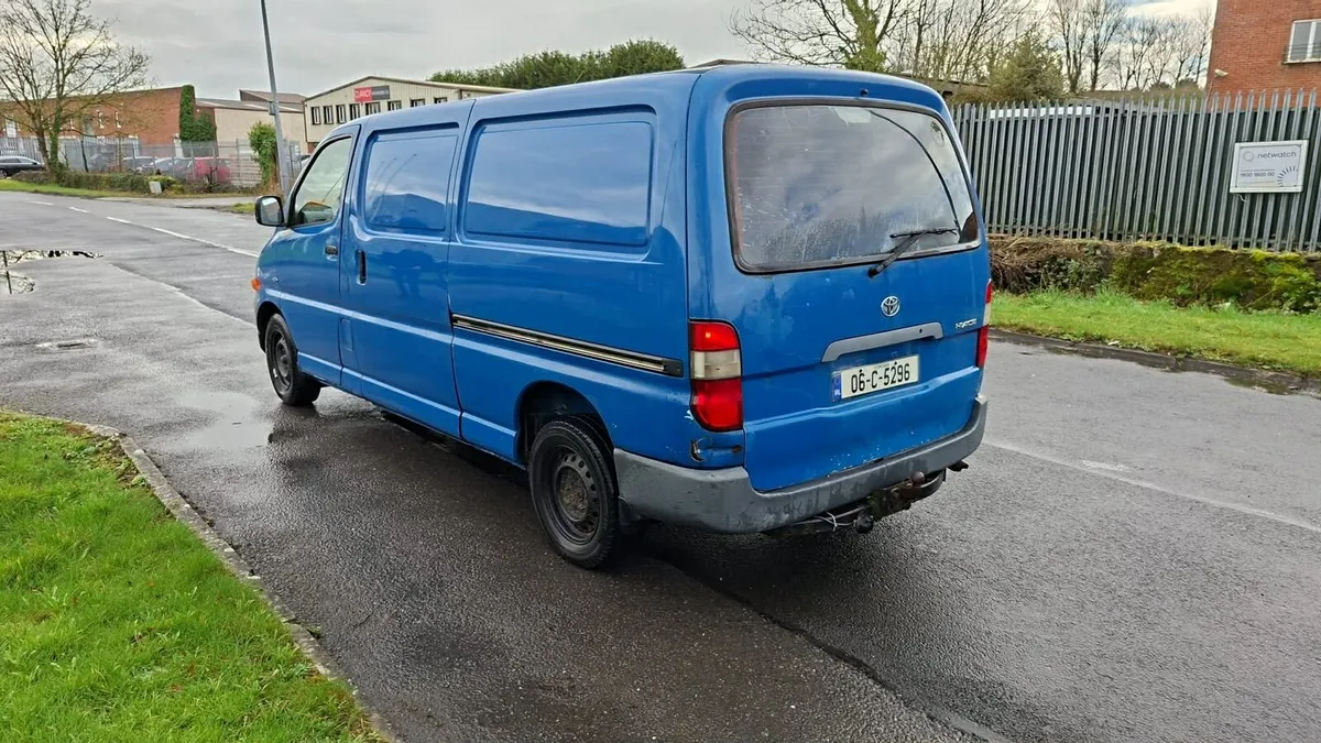 Toyota hiace - Image 4