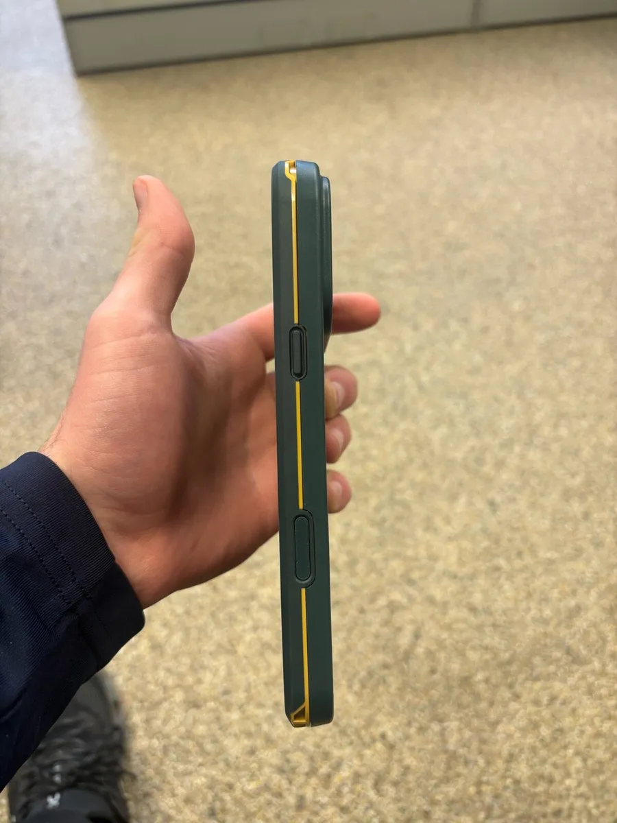 iPhone 17 Pro Max Otterbox Phone Case/ Cover - Image 4