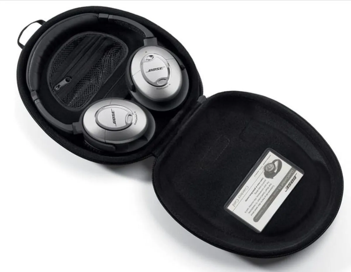 BOSE Quiet Comfort 15 Headphones - Image 3