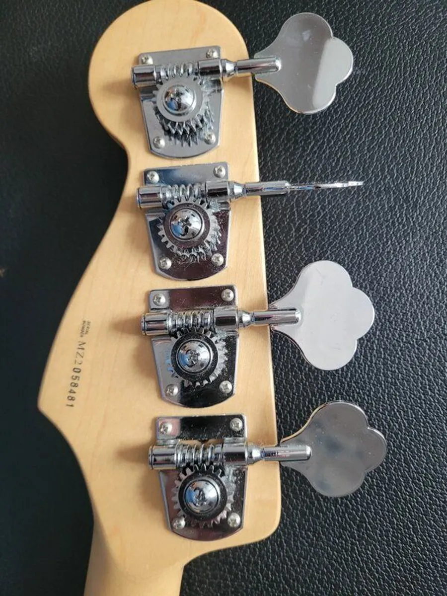 Fender Precision Bass Special Deluxe series Guitar - Image 4