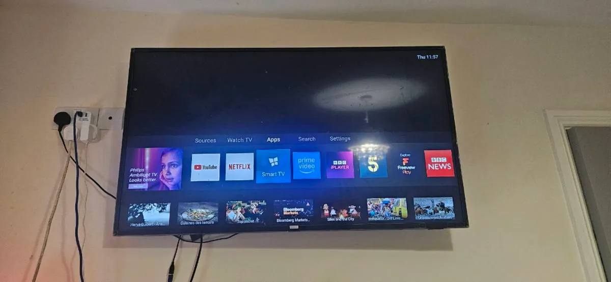 Philips 4K 50" Smart TV HDR - Image 1