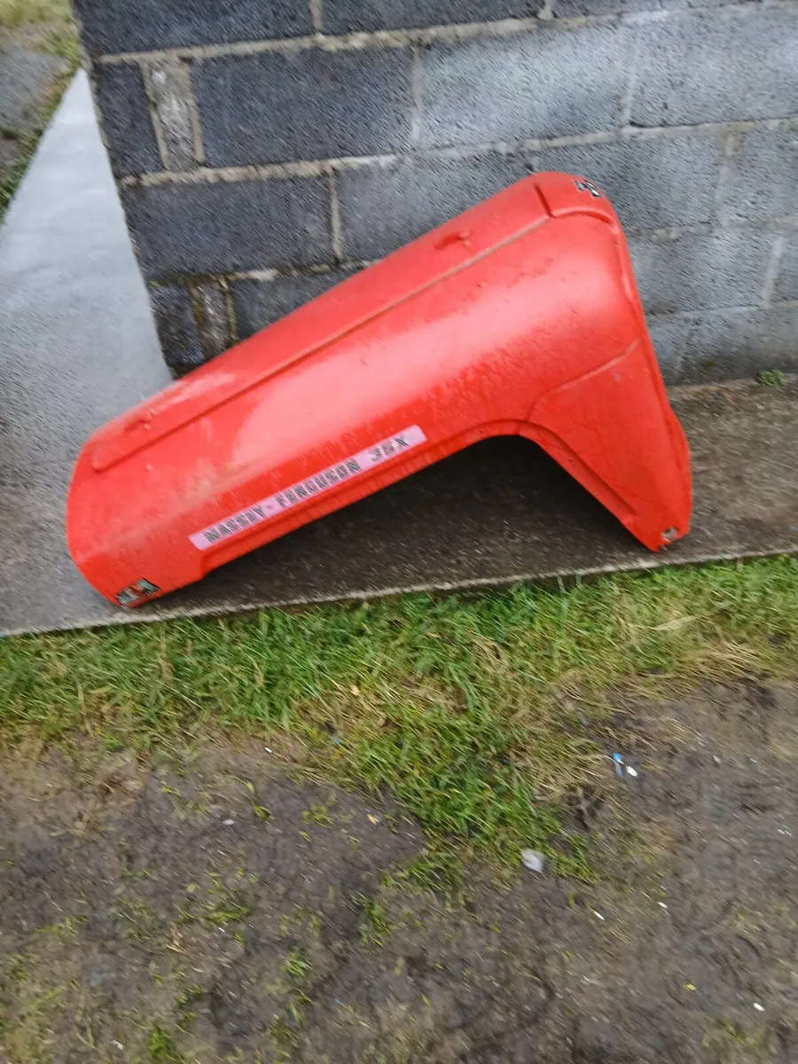 Orginal Massey bonnet and tractor wheels - Image 2