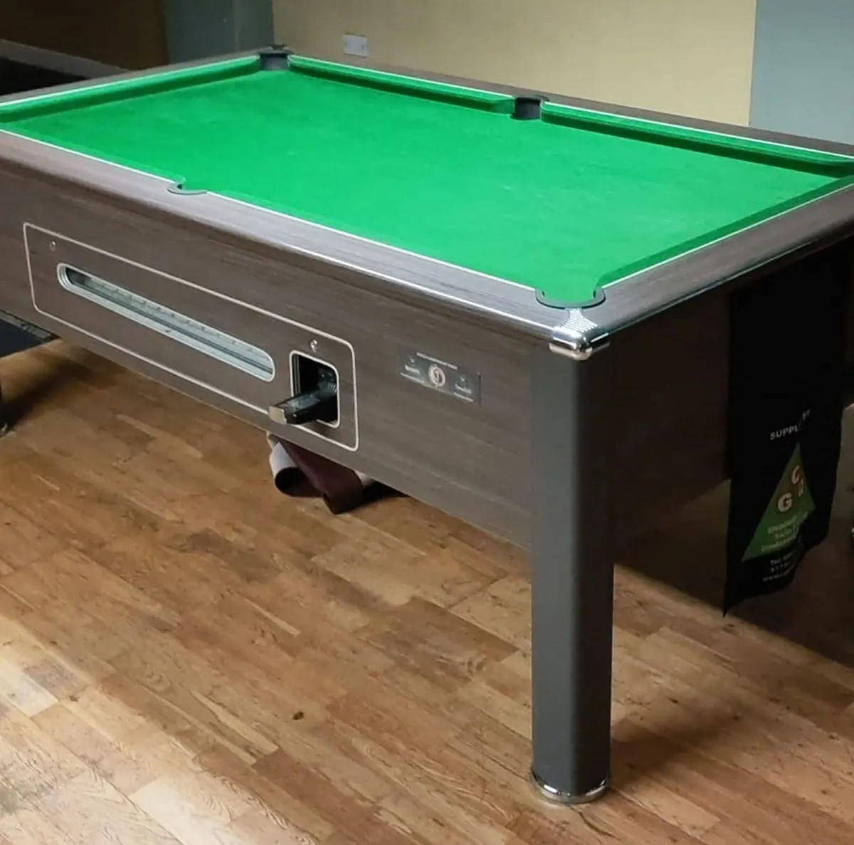 7ft Supreme Pool table with Match Fineline Finish. - Image 1