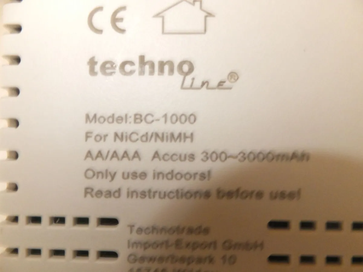 battery charger AA AAA - Image 2