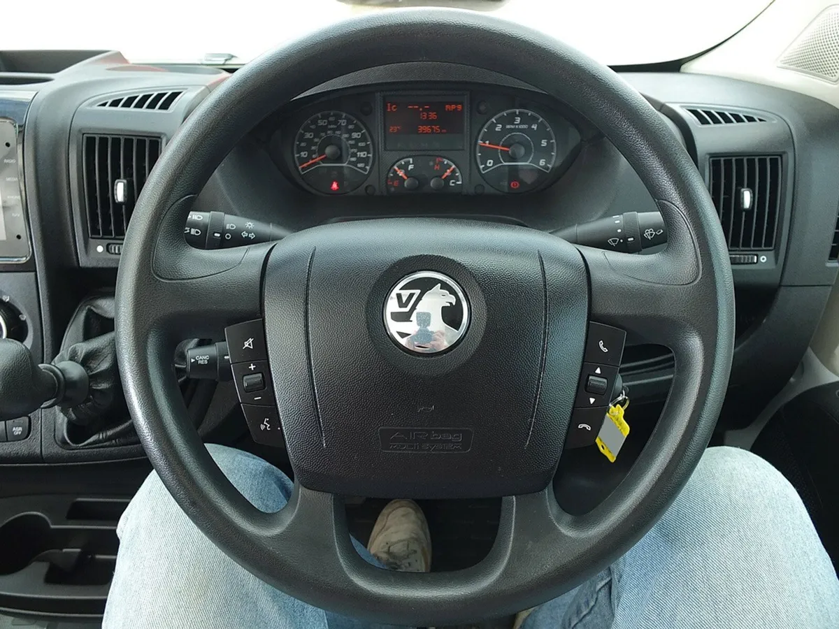 2023 Vauxhall Movano Medium Roof Panel Van - Image 3