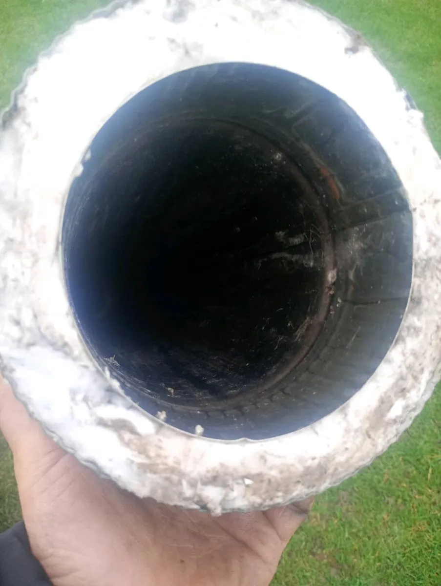 Chimney and stove - Image 4