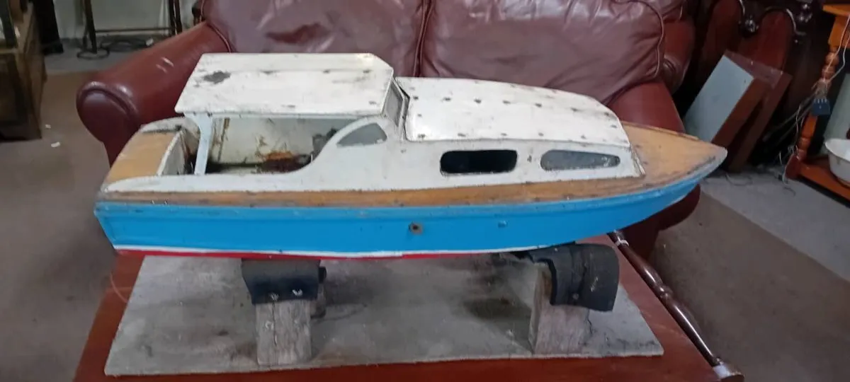 Vintage Hand Crafted Model Speedboat - Image 2