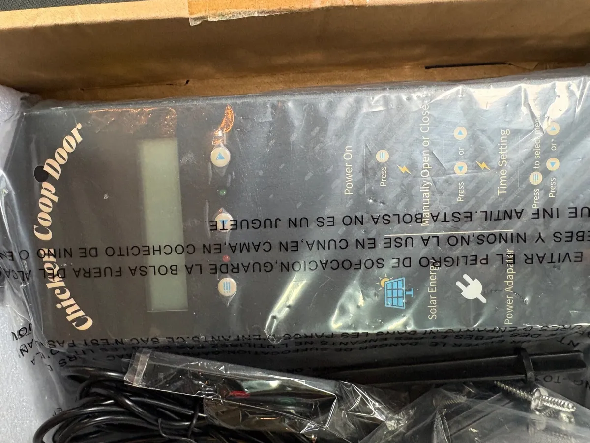 Automatic Chicken Coop door / solar powered - Image 2