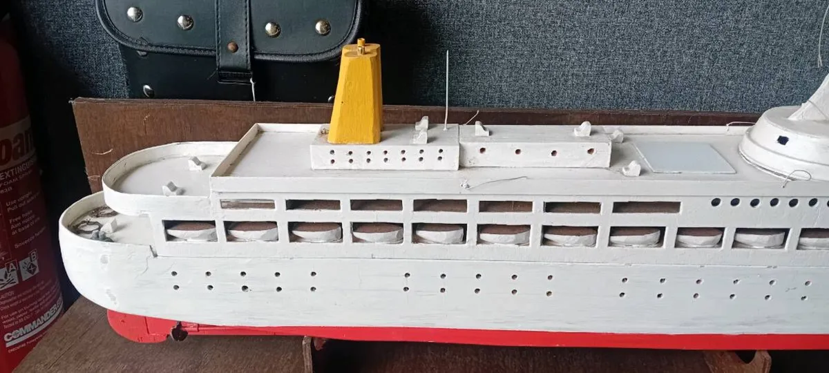 Vintage Wooden Catpathea Model - Image 4