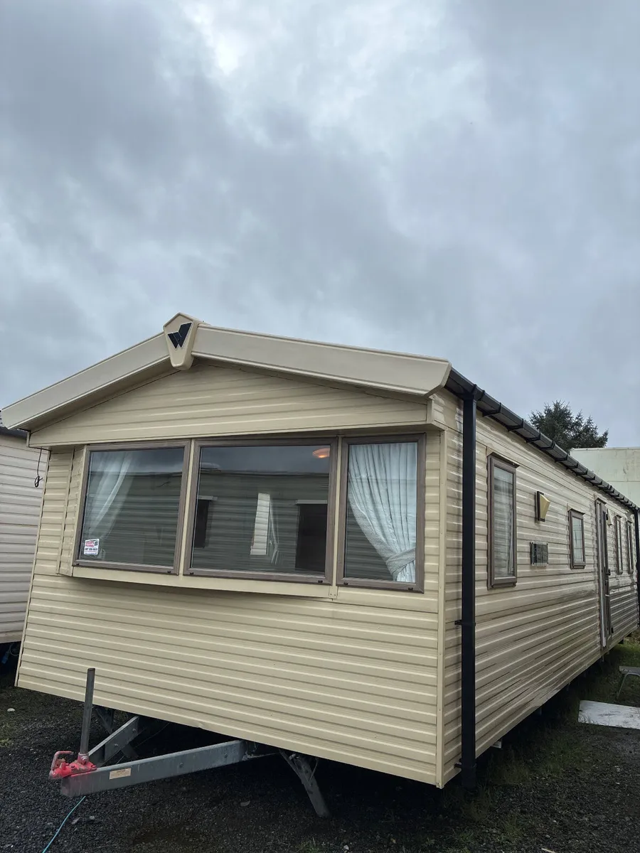 I’V GOT A HUGE SHOWER ROOM AS WELL - Image 2