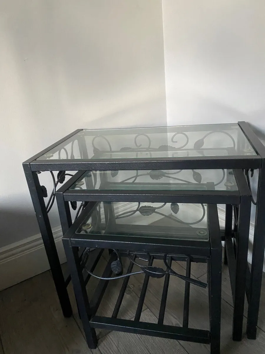 Nest of tables - Image 2