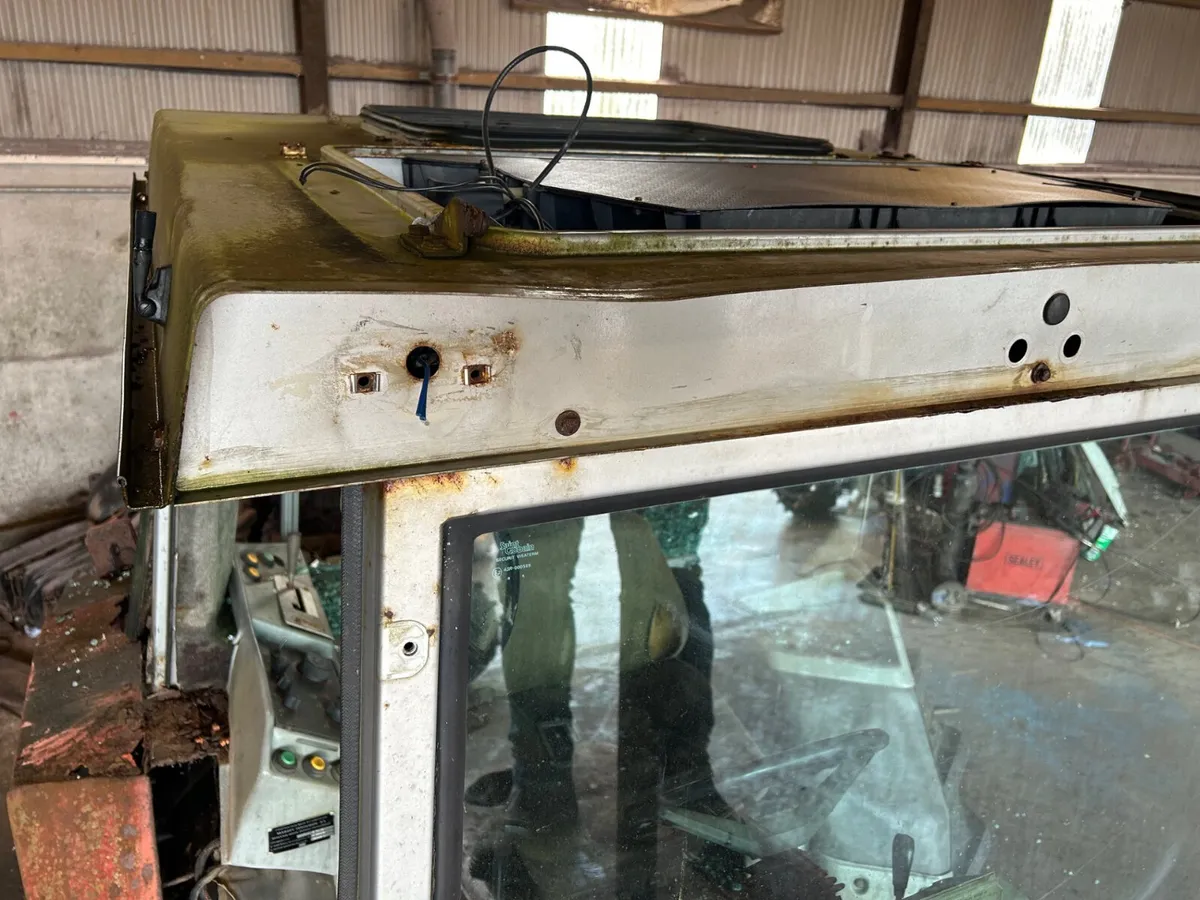 MF 3000 Series Roof Lid - Image 1