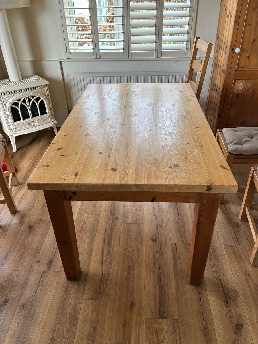 Kitchen table and chairs - Image 3