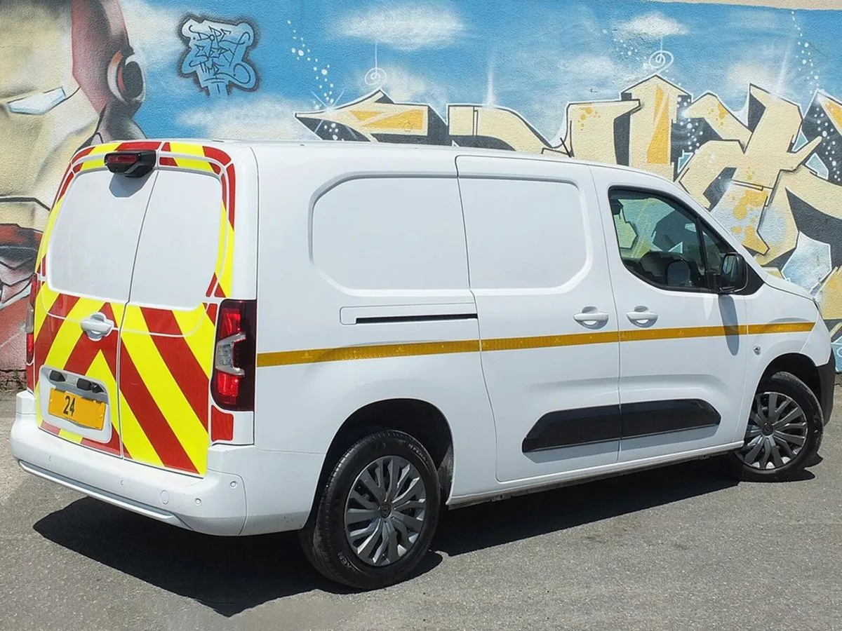 2024 Peugeot Partner Panel Van - Image 4