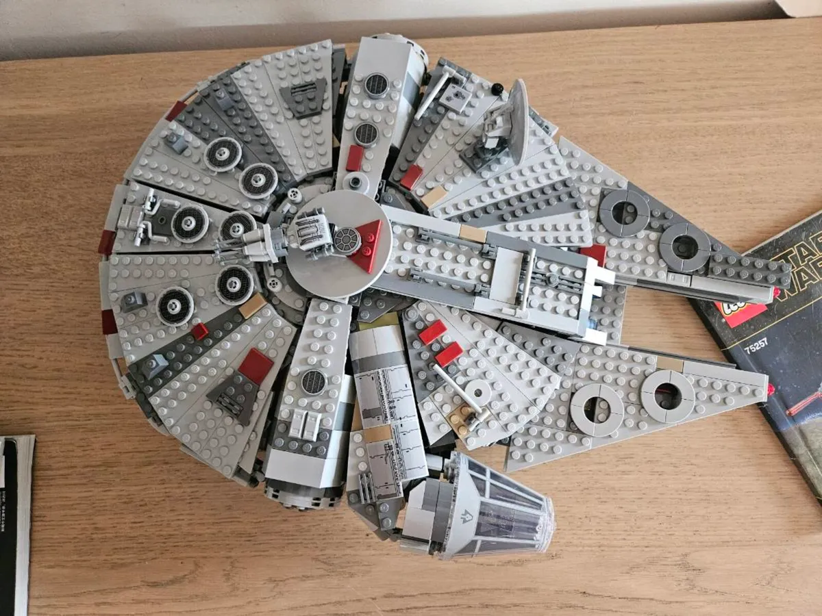 Lego star wars millenium falcon 75257 - Image 4