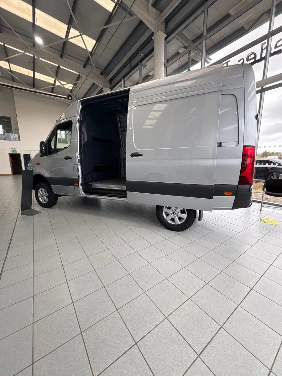 Mercedes-Benz Sprinter 2.0 190BHP 319CDI 4x4 - Image 2
