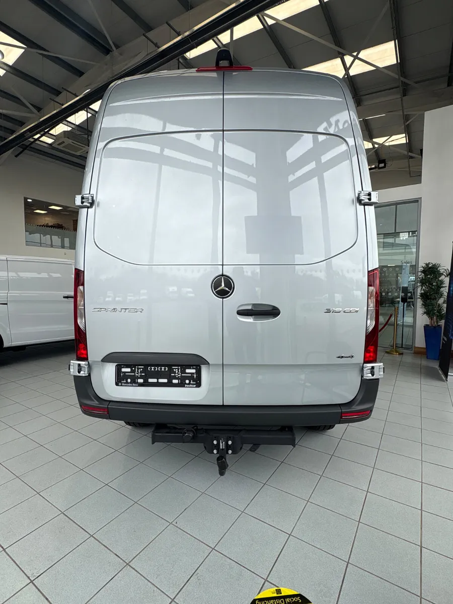 Mercedes-Benz Sprinter 2.0 190BHP 319CDI 4x4 - Image 3