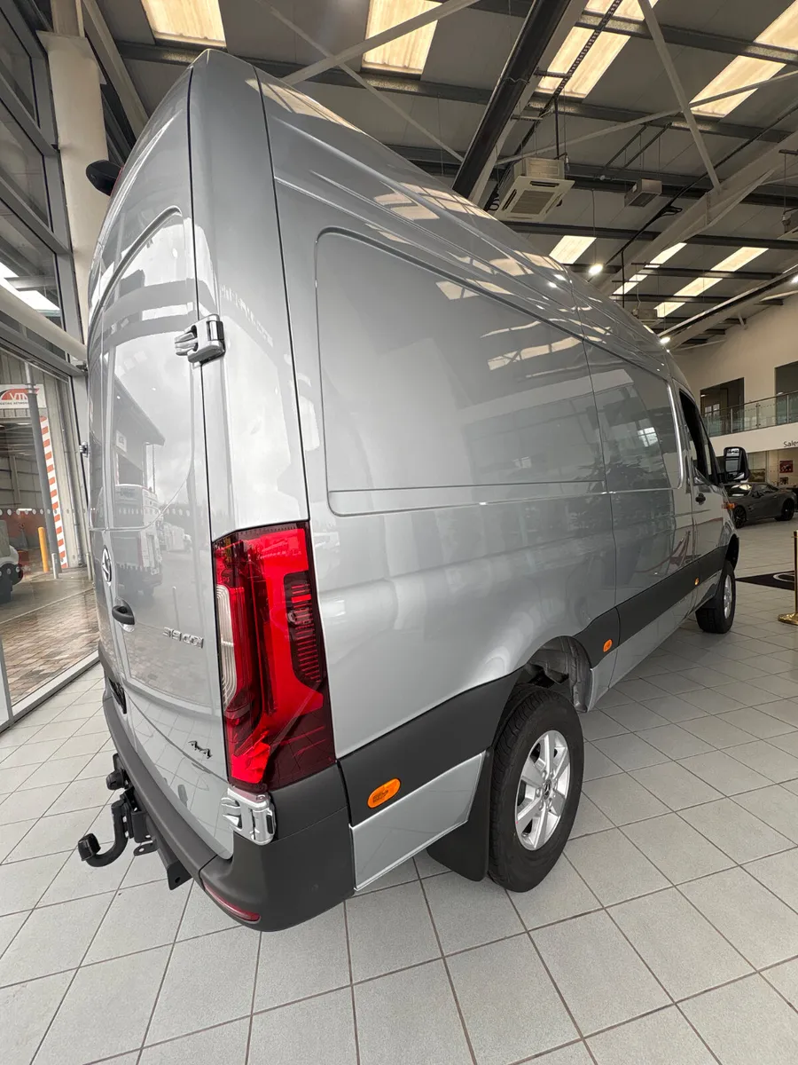 Mercedes-Benz Sprinter 2.0 190BHP 319CDI 4x4 - Image 4