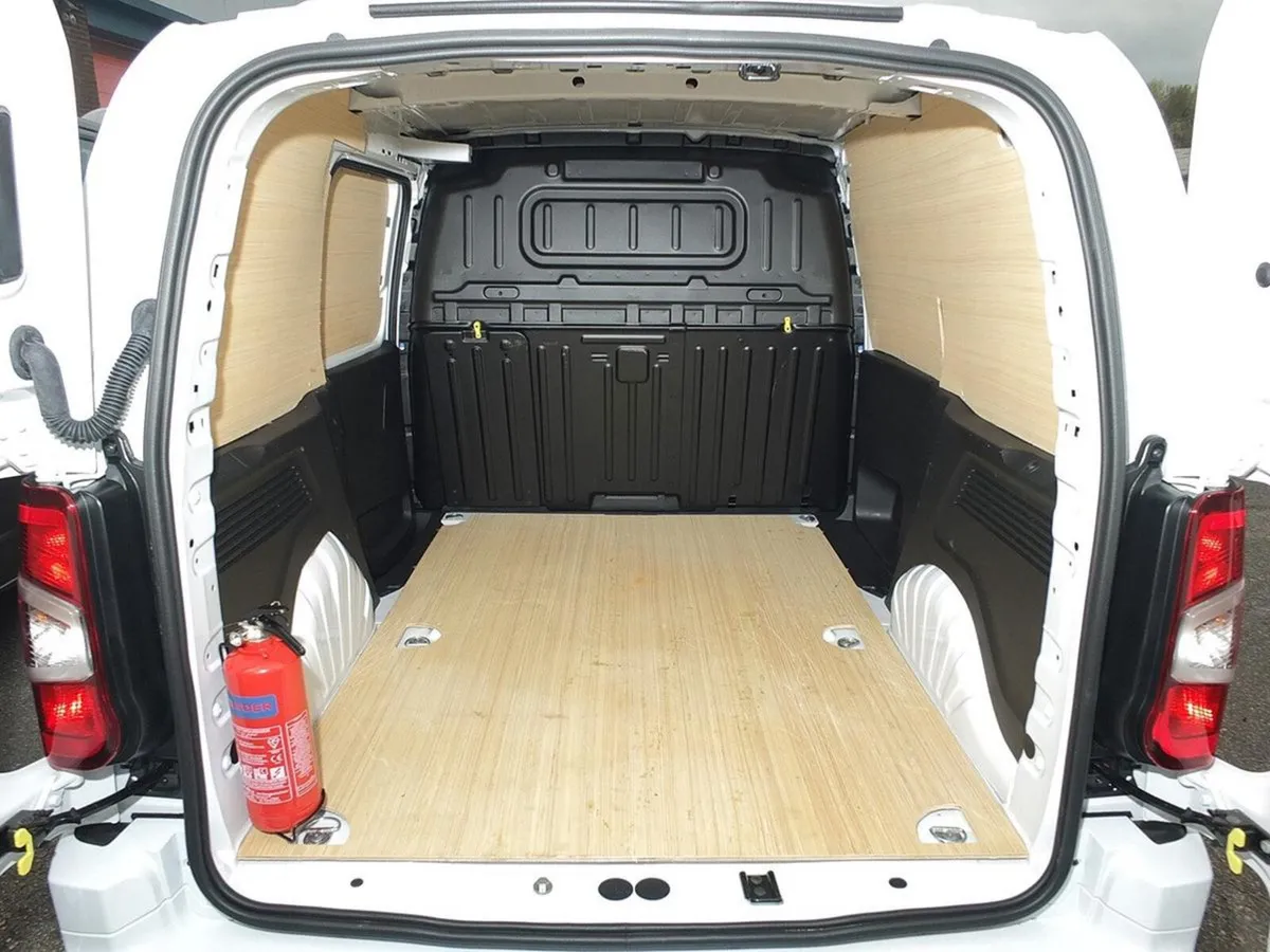 2024 Citroen Berlingo Panel Van - Image 2