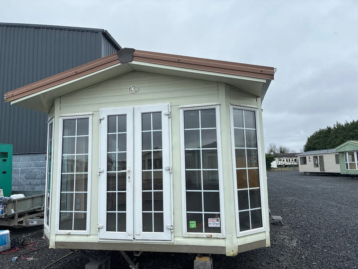 SEPARATE LIVING ROOM AND EXCLUSIVE STYLE - Image 1