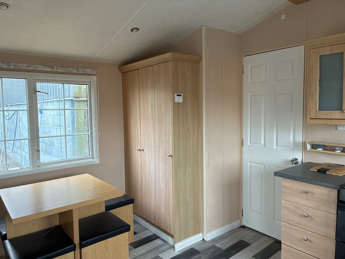 SEPARATE LIVING ROOM AND EXCLUSIVE STYLE - Image 4