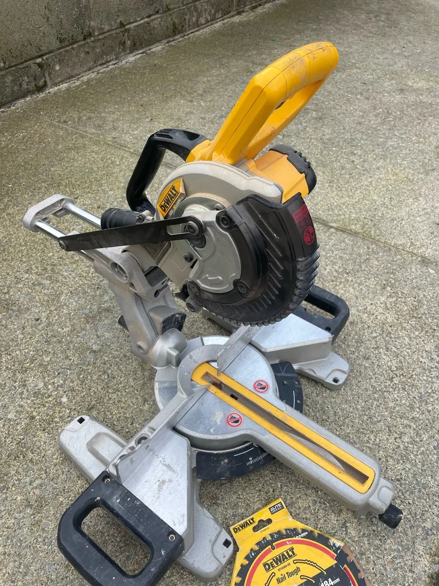 Dewalt battery mitre saw - Image 2