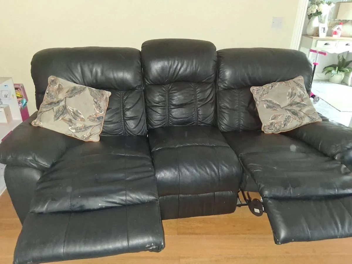 Black leather suite - Image 2