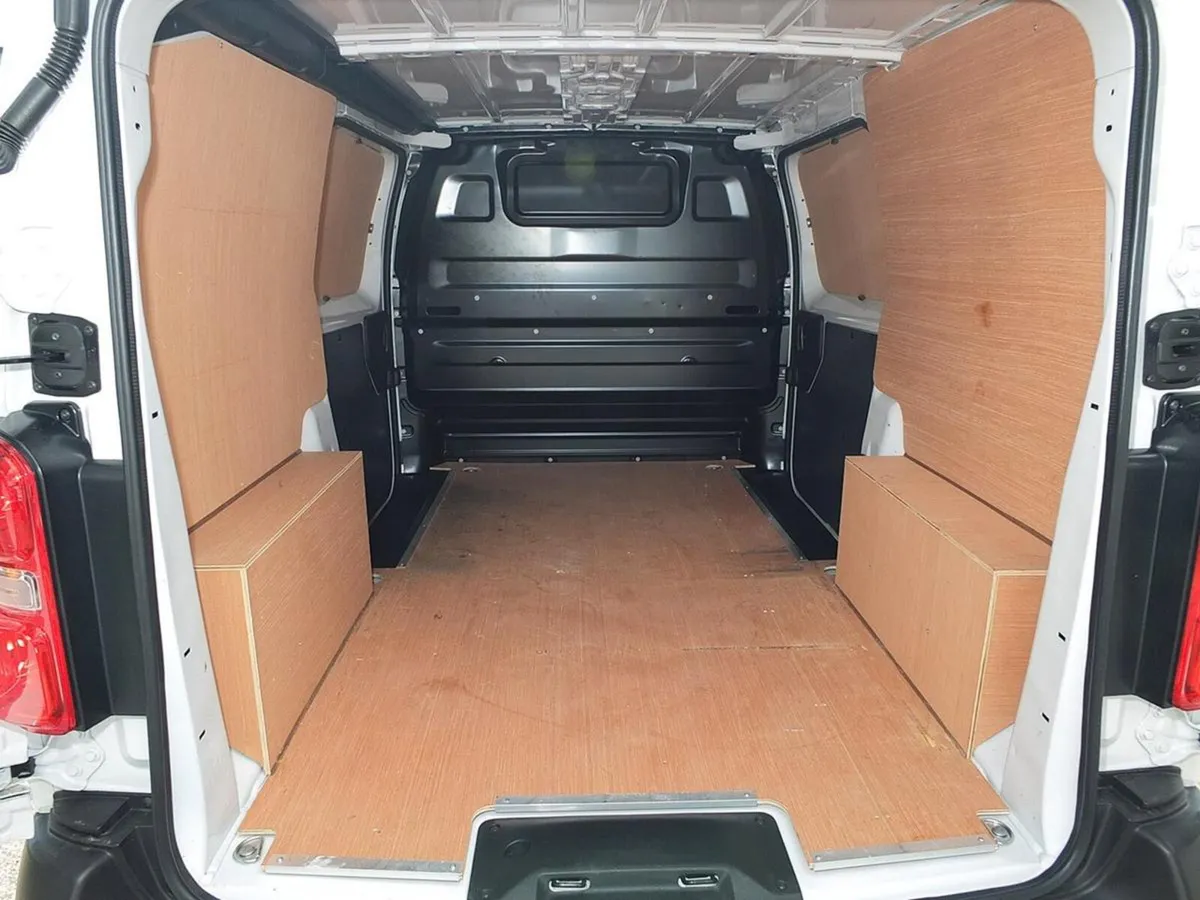 2023 Citroen Dispatch Panel Van - Image 2