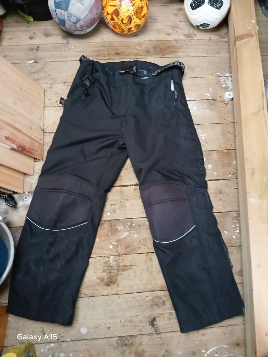 Black motorcycle suit - Image 4