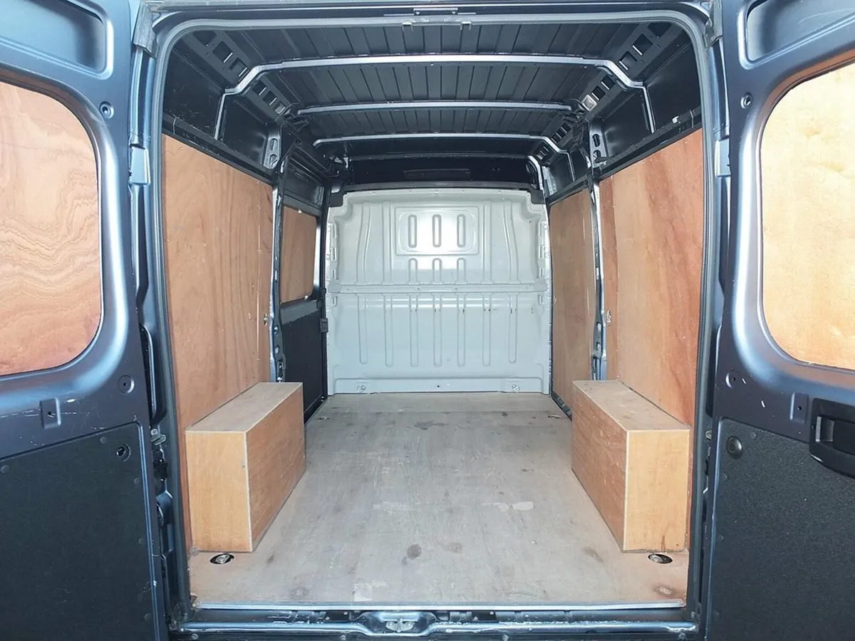 2023 Vauxhall Movano Medium Roof Panel Van - Image 4