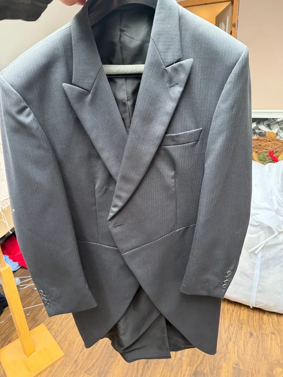 Ex hire suits and waistcoats - Image 2
