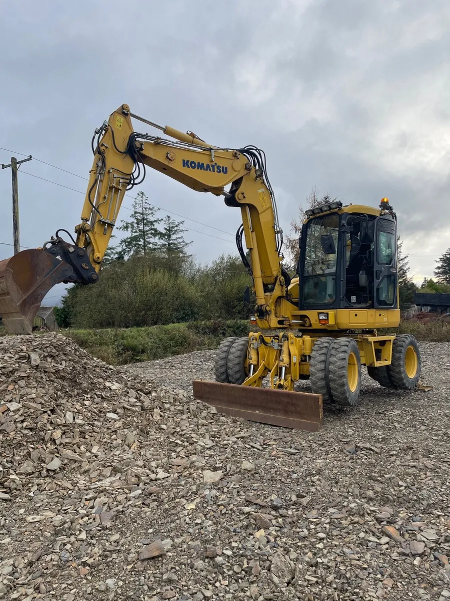 Komatsu wheeled excavator - Image 4