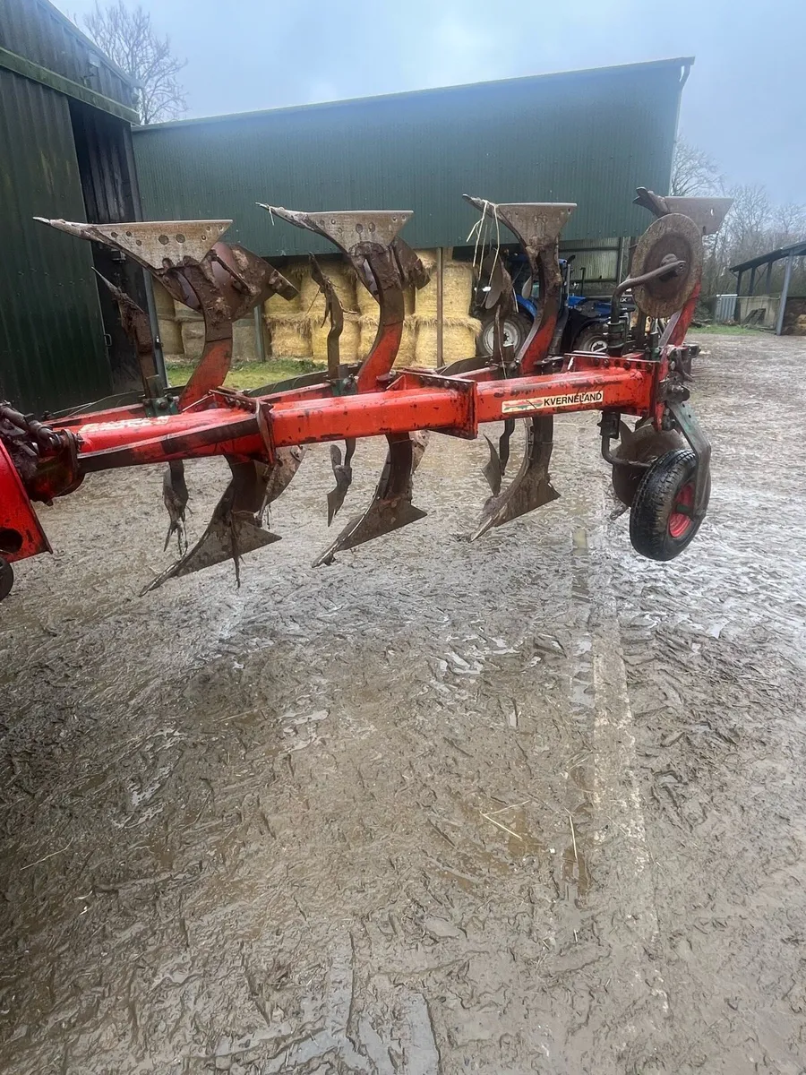 4 sod Reversible Kverneland  Plough - Image 2