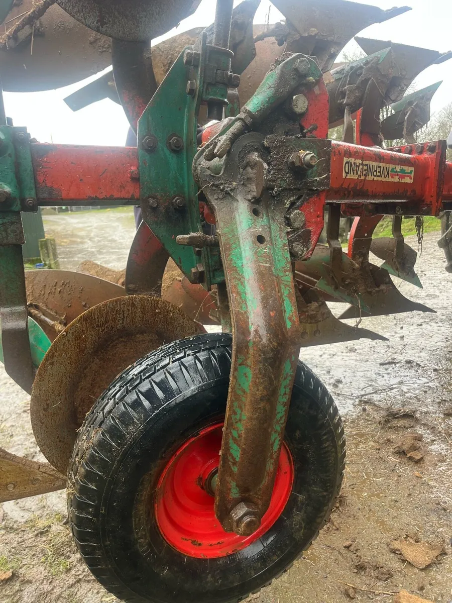 4 sod Reversible Kverneland  Plough - Image 4