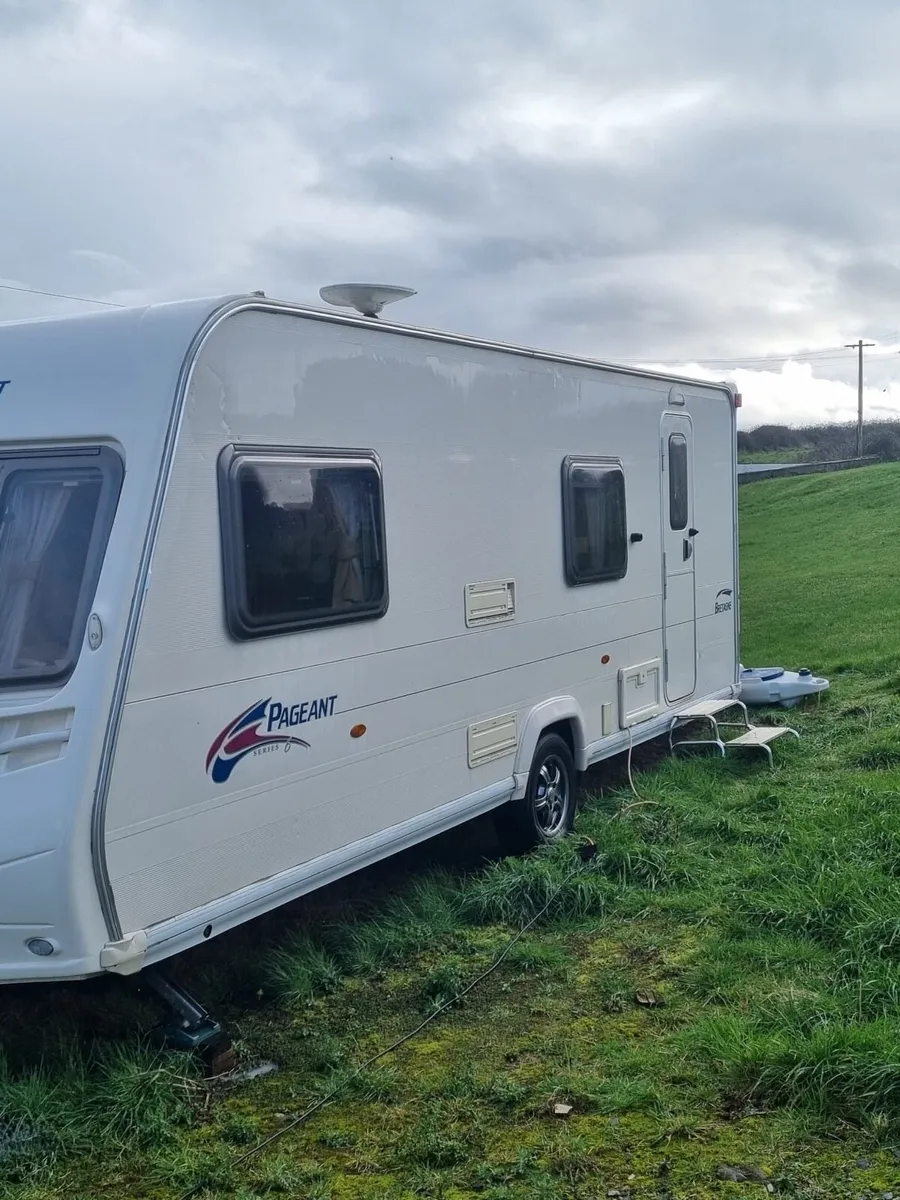 Touring Caravan - Image 3