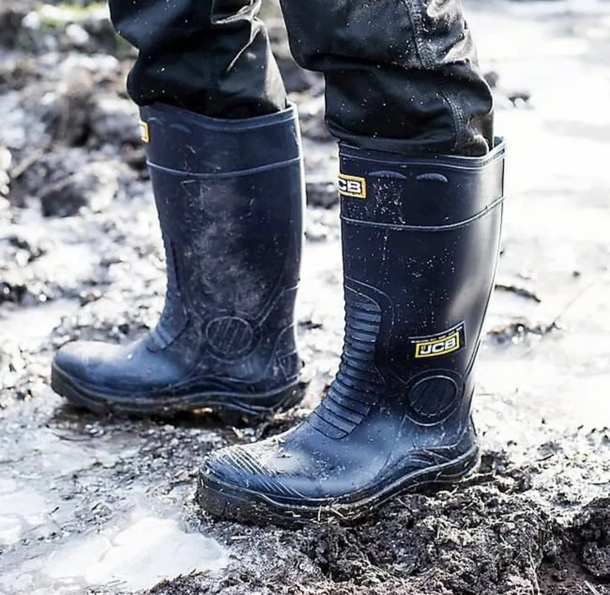 JCB safety wellingtons all sizes available - Image 1