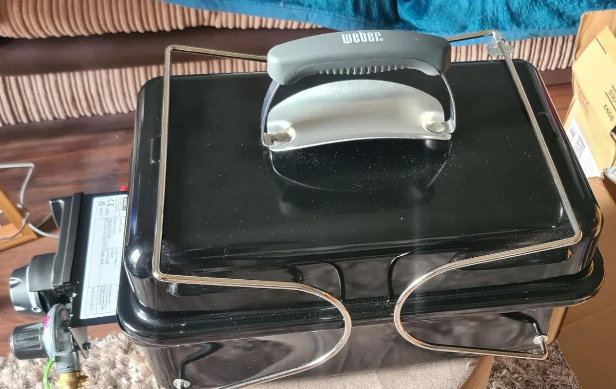 Weber Go-Anywhere Portable Gas Barbecue - Image 2