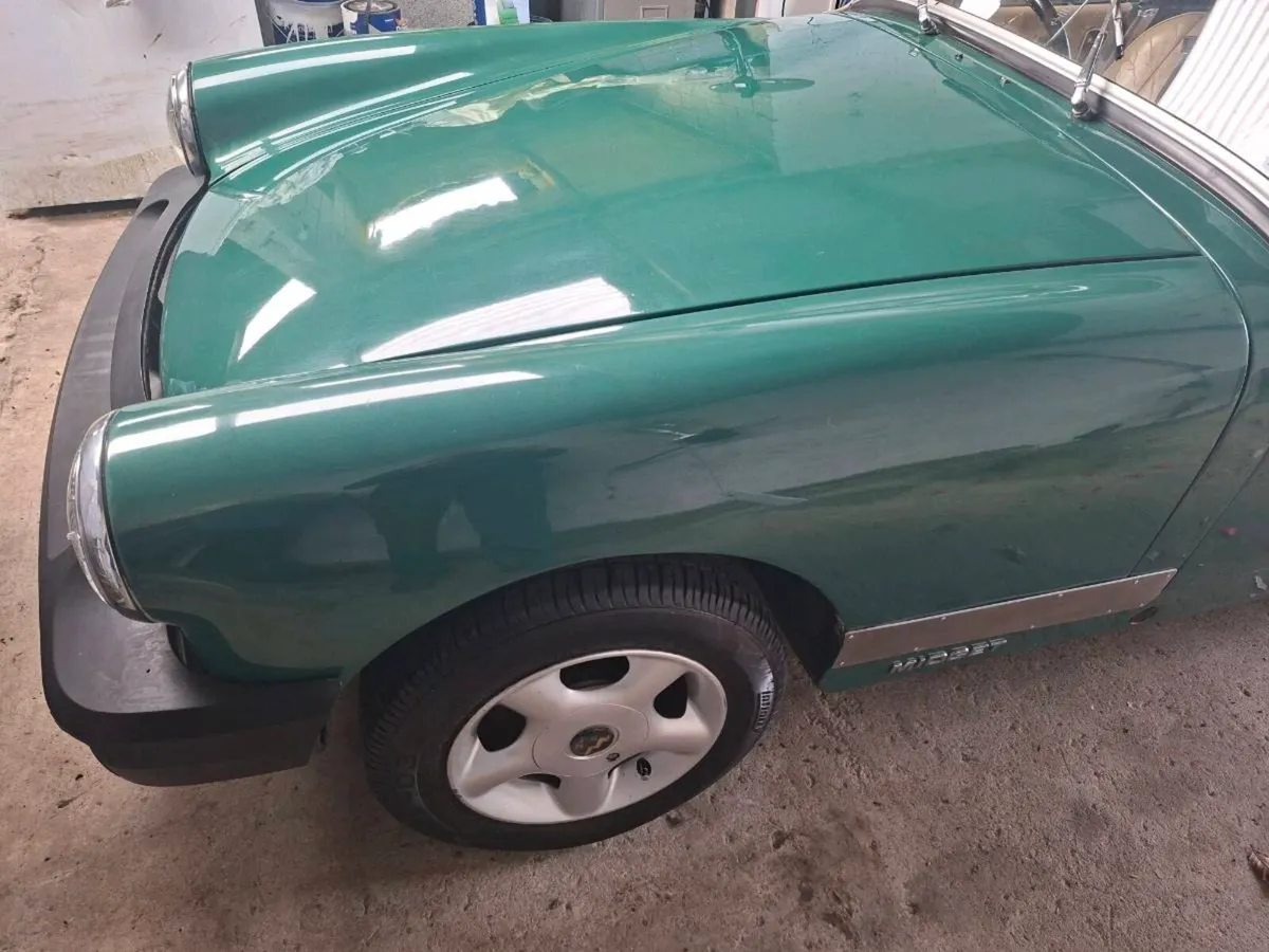 MG Midget Vintage Car - Image 2