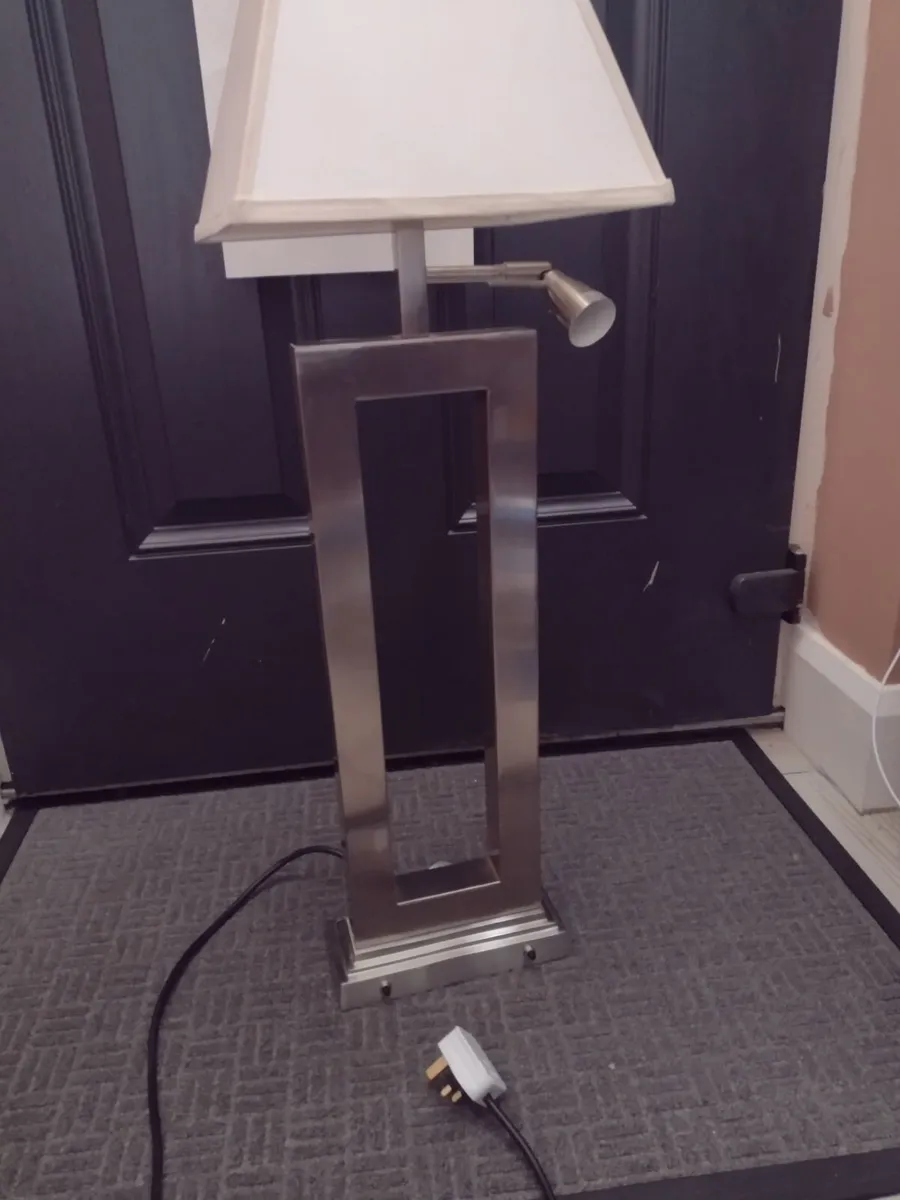 Large heavy metal table lamp H;80cm - Image 1