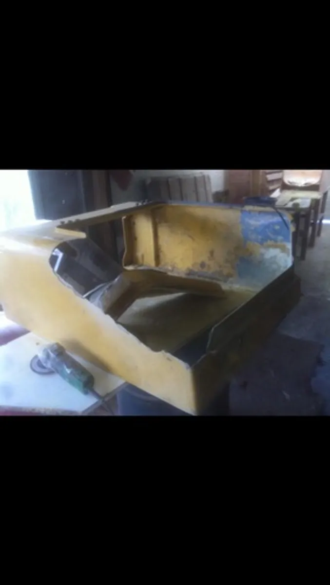 Fibreglass workshop - Image 2