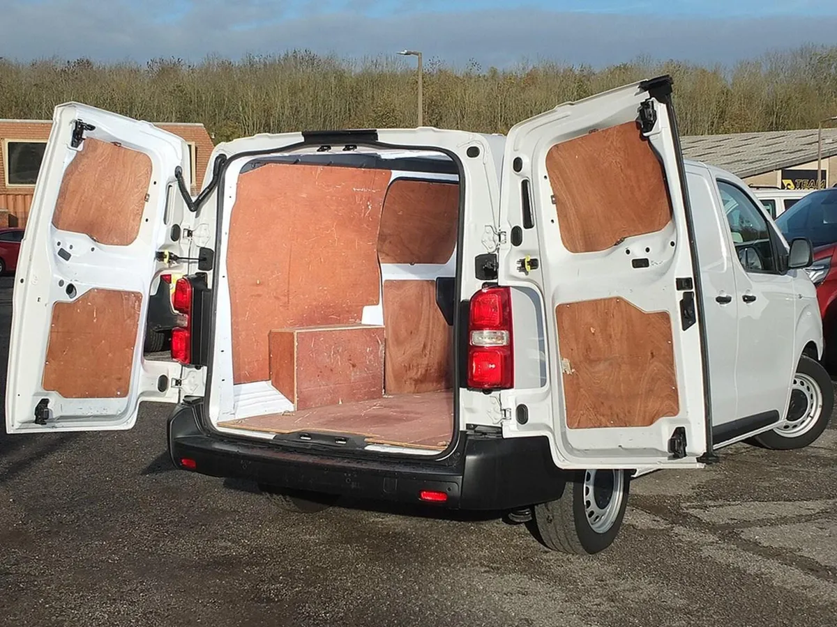 2020 Citroen Dispatch Panel Van - Image 2