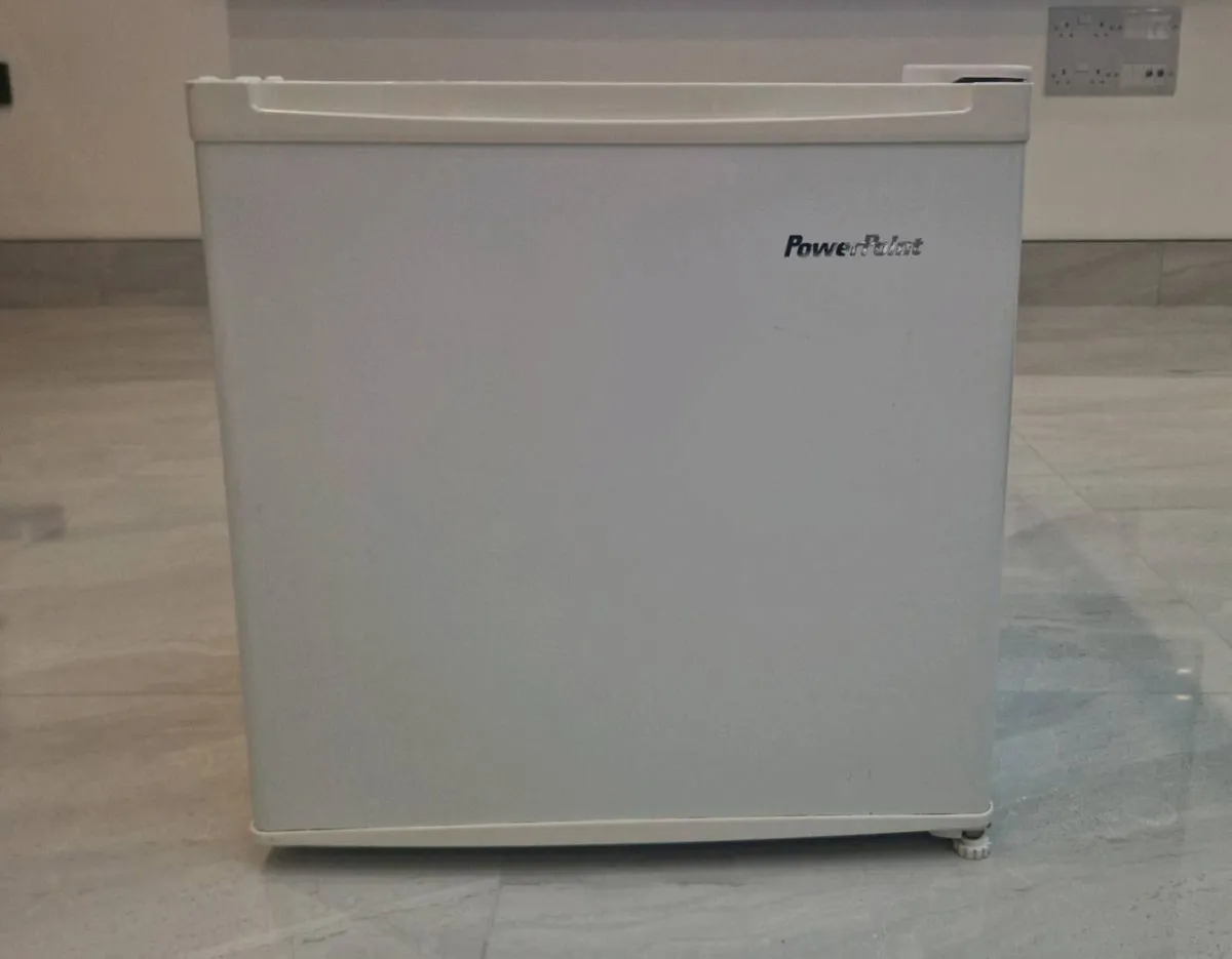 Table-top Fridge - Image 1